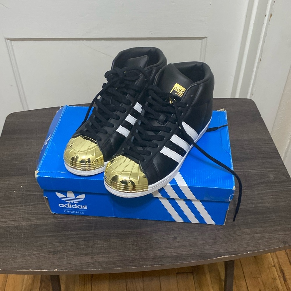 Adidas womens shoes 6.5